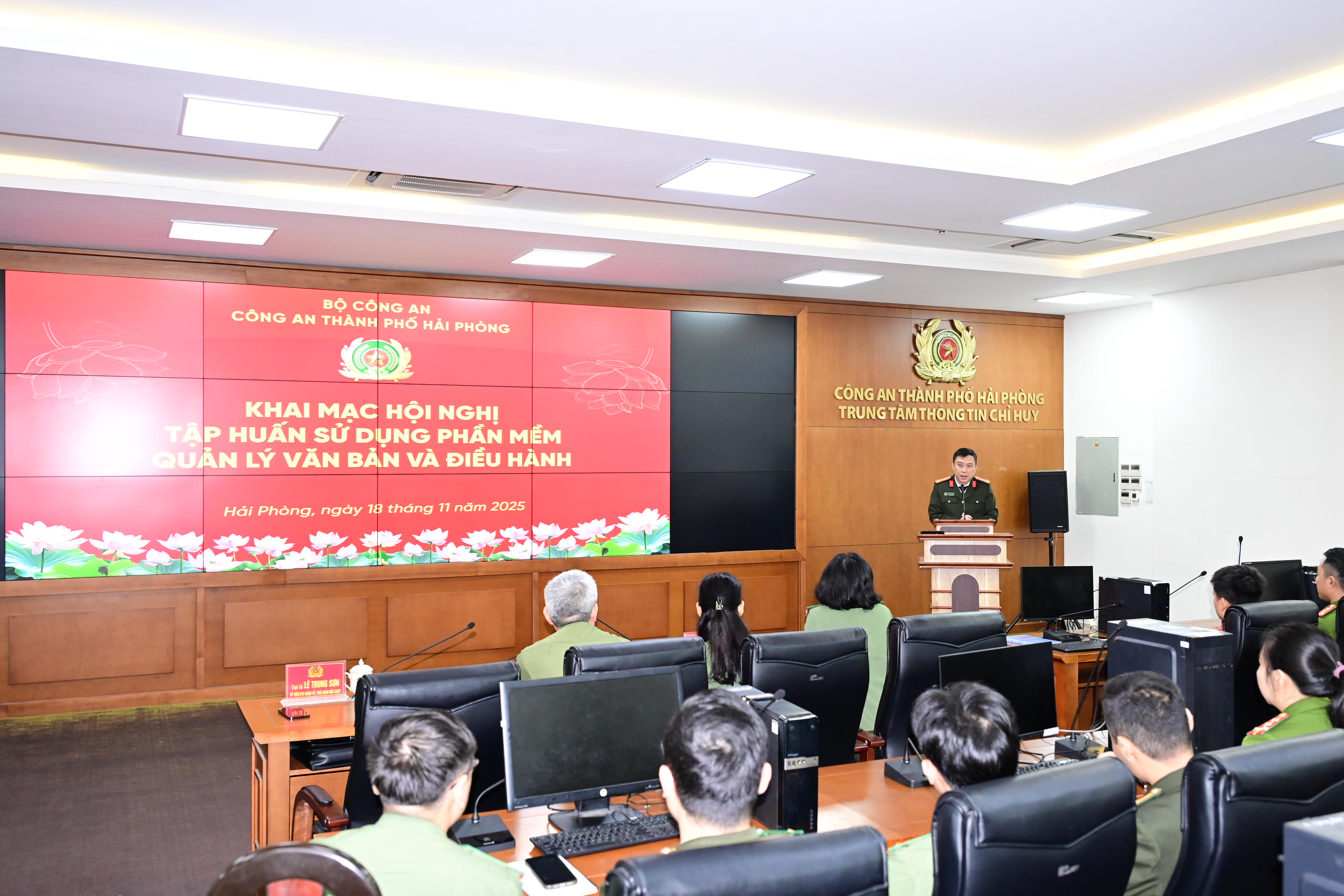 Khai giảng 8 lớp tập huấn sử dụng phần mềm quản lý văn bản và điều hành